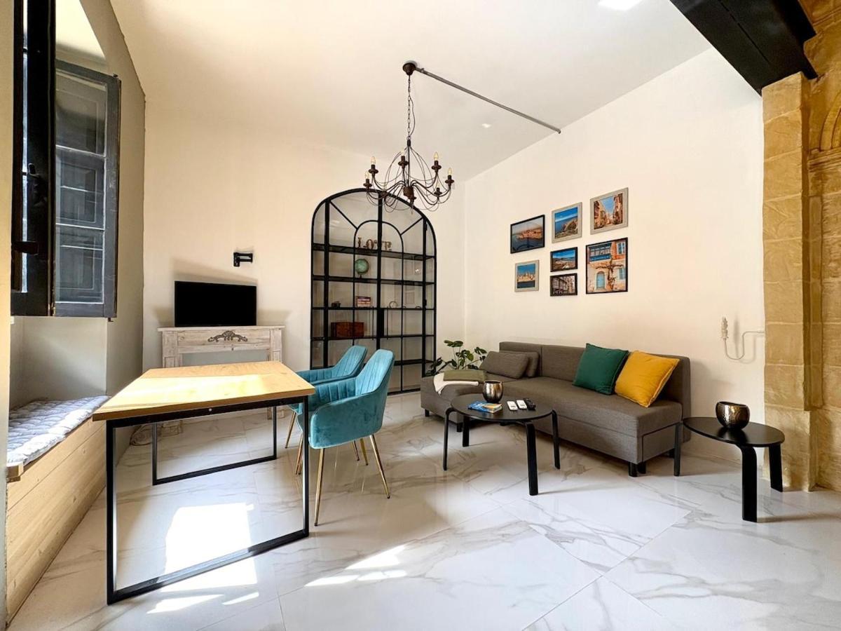Apartment Melik Cozy Modern Maltese Near The Seafront *
